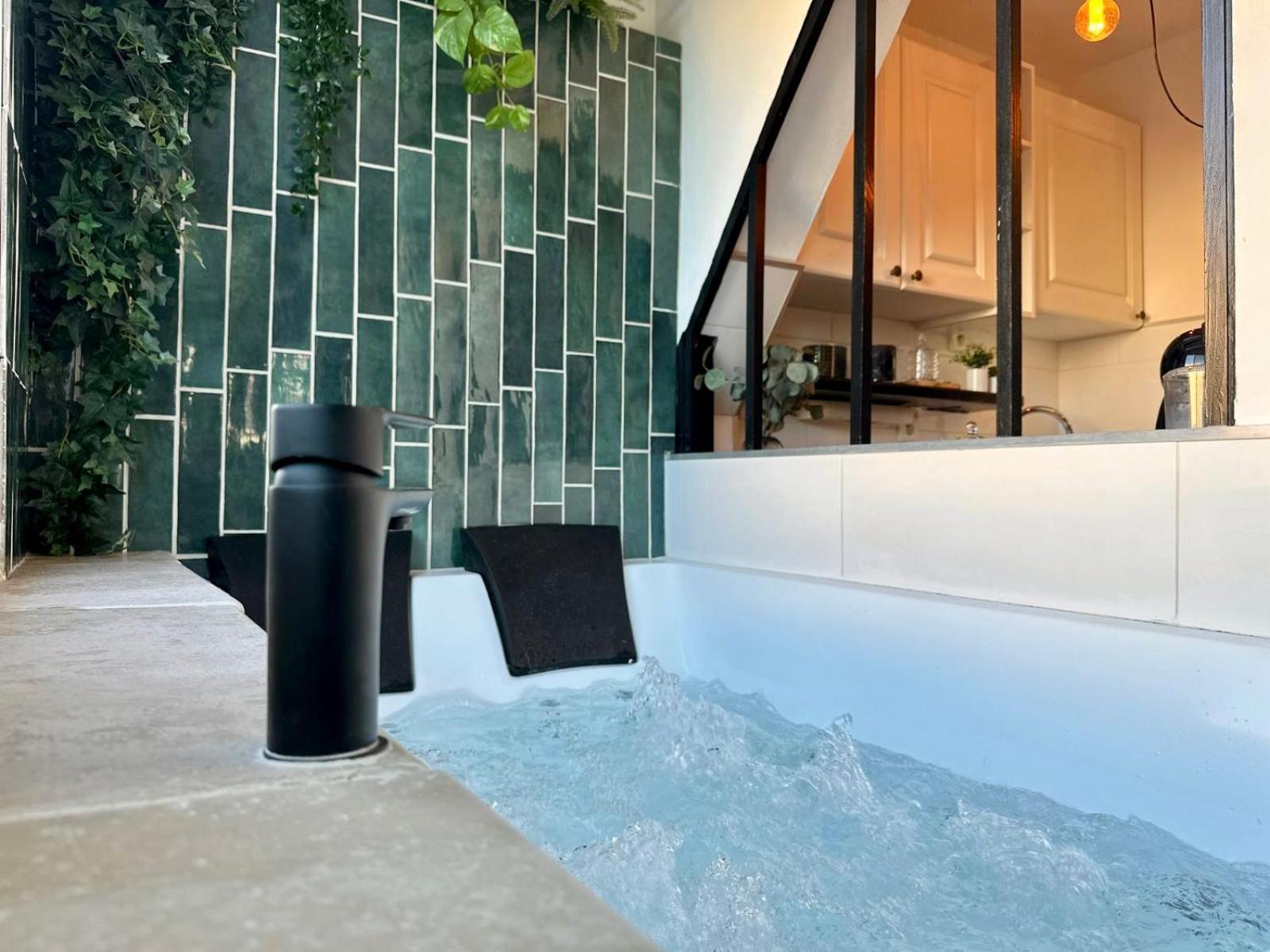 Апартаменты Splendide Loft Jacuzzi Et Cinema - Cap D'Агд Экстерьер фото